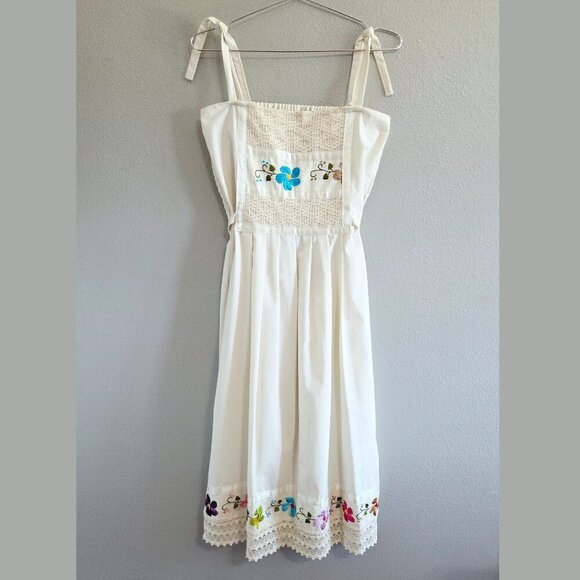 Dresses & Skirts - Ethnic Cultural Mexican Dress with Embroidered Flowers & Lace in Ivory Sz Med/L